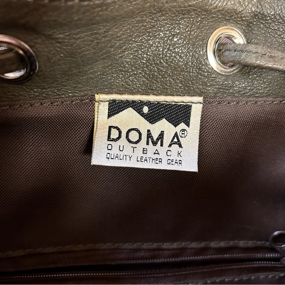 DOMA Outback Leather Bucket Cinch Backpack - Picture 2 of 10